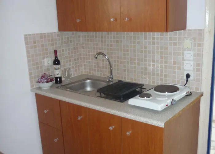 מלון דירות Akti Kastraki 4*